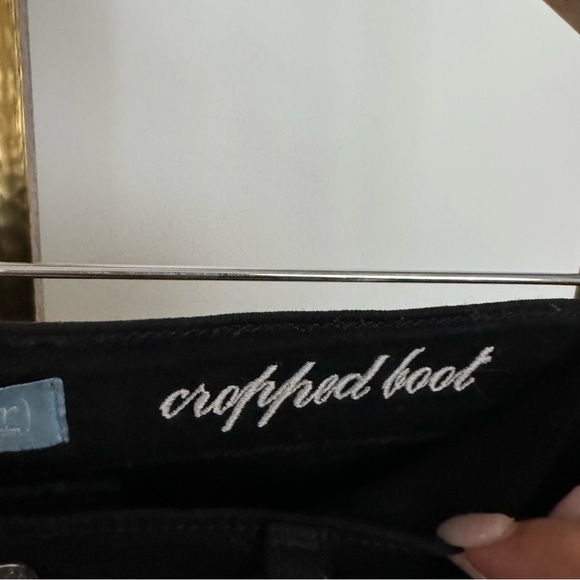 ⏱️24 HR SALE⏱️ 7 for All Mankind Cropped Jeans - Picture 5 of 7